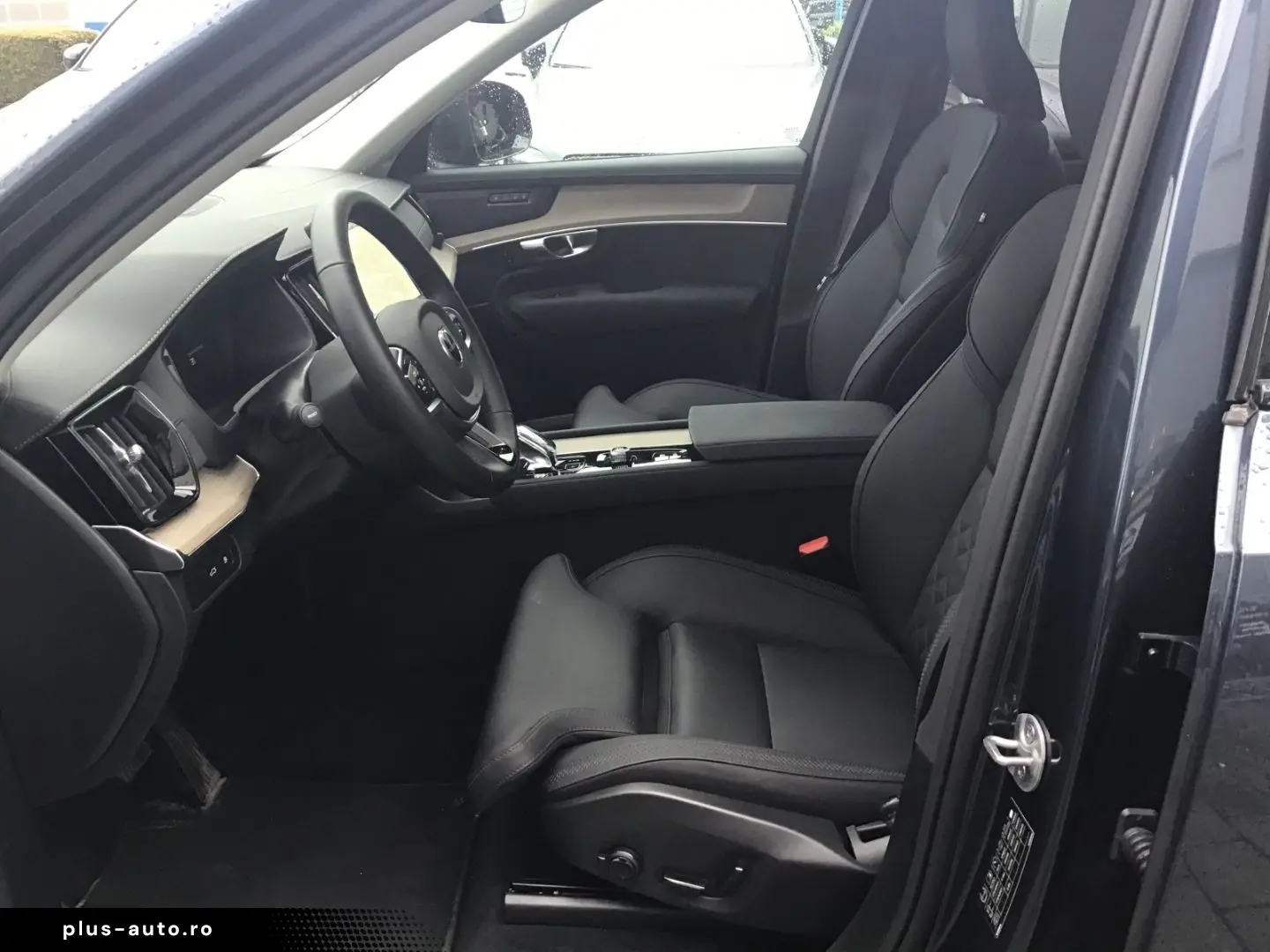 VOLVO XC90 Plus Dark Recharge Plug-In Hybrid AWD 7-Sit