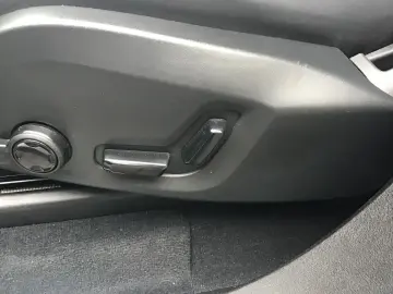 VOLVO XC90 Plus Dark Recharge Plug-In Hybrid AWD 7-Sit