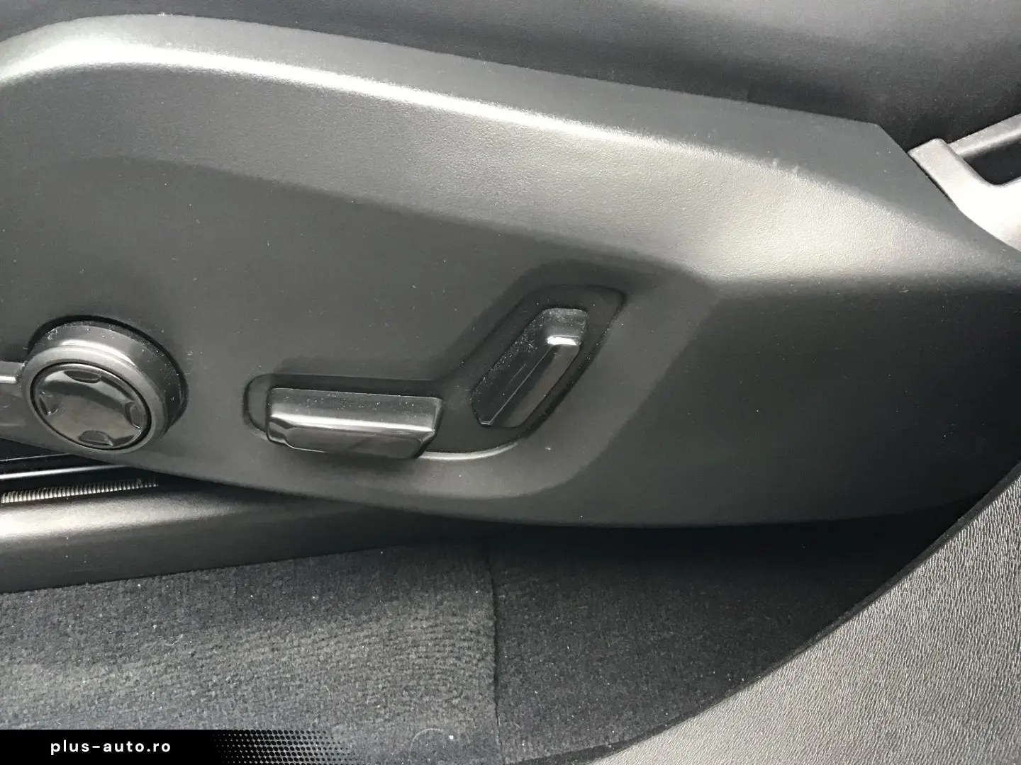 VOLVO XC90 Plus Dark Recharge Plug-In Hybrid AWD 7-Sit