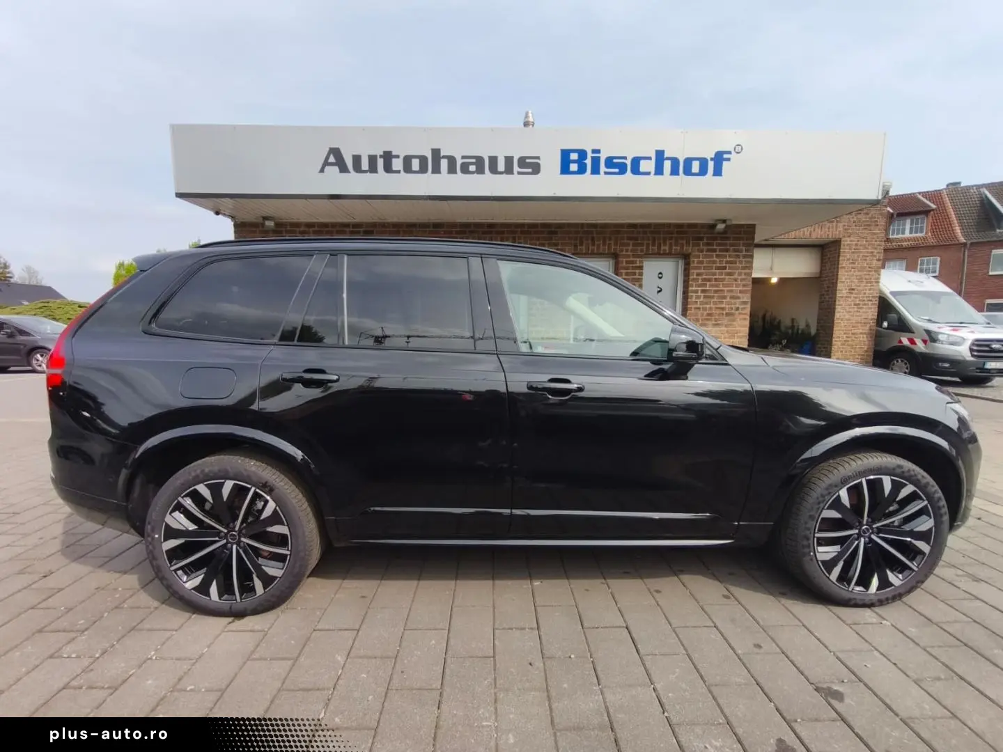 VOLVO XC90 T8 Plus Dark Recharge Plug-In Hybrid Twin E