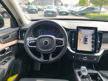 VOLVO XC90 T8 Plus Dark Recharge Plug-In Hybrid Twin E