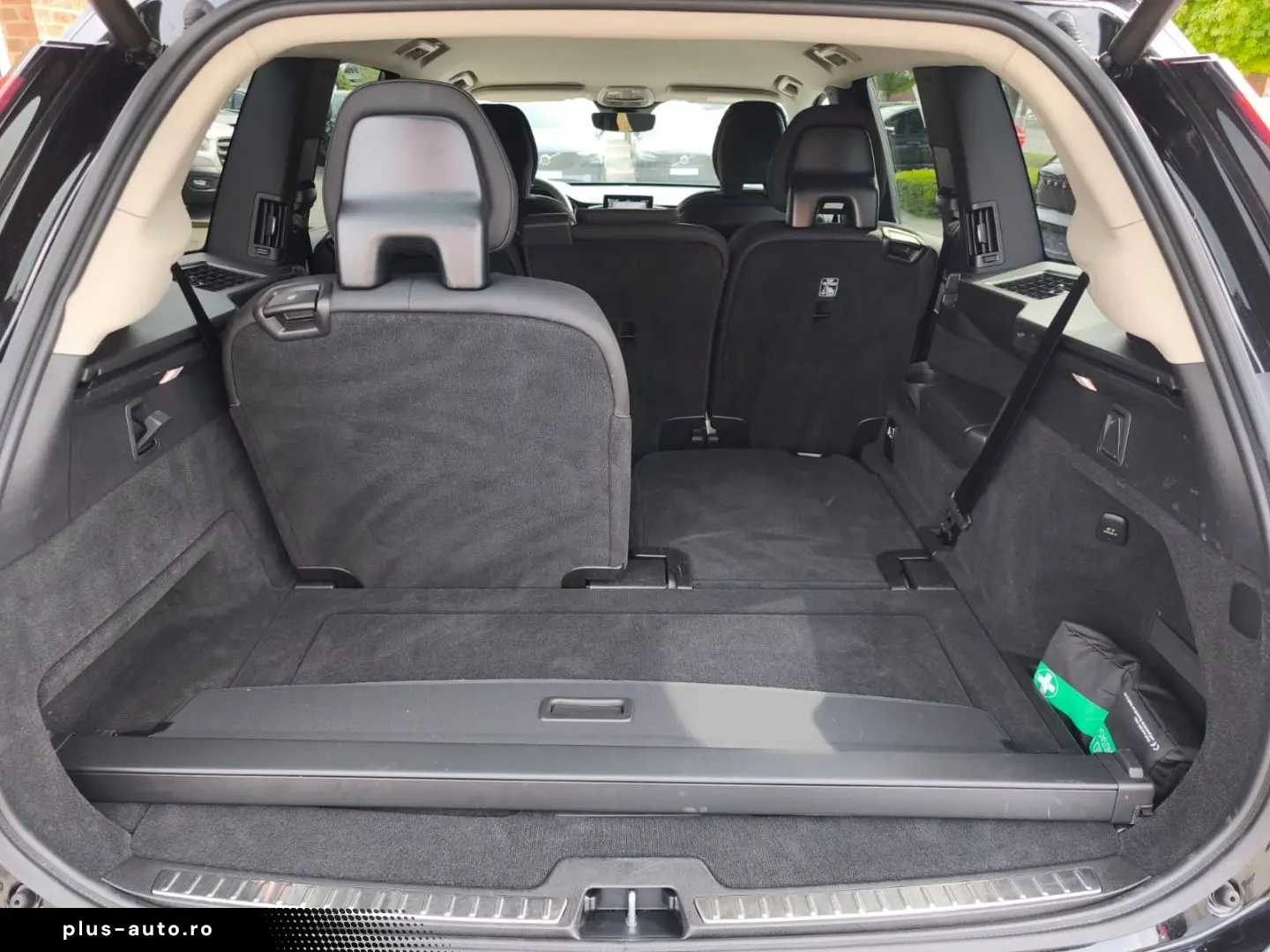 VOLVO XC90 T8 Plus Dark Recharge Plug-In Hybrid Twin E