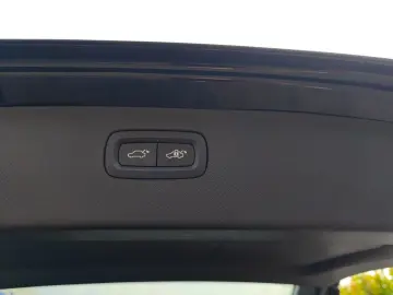 VOLVO XC90 T8 Plus Dark Recharge Plug-In Hybrid Twin E