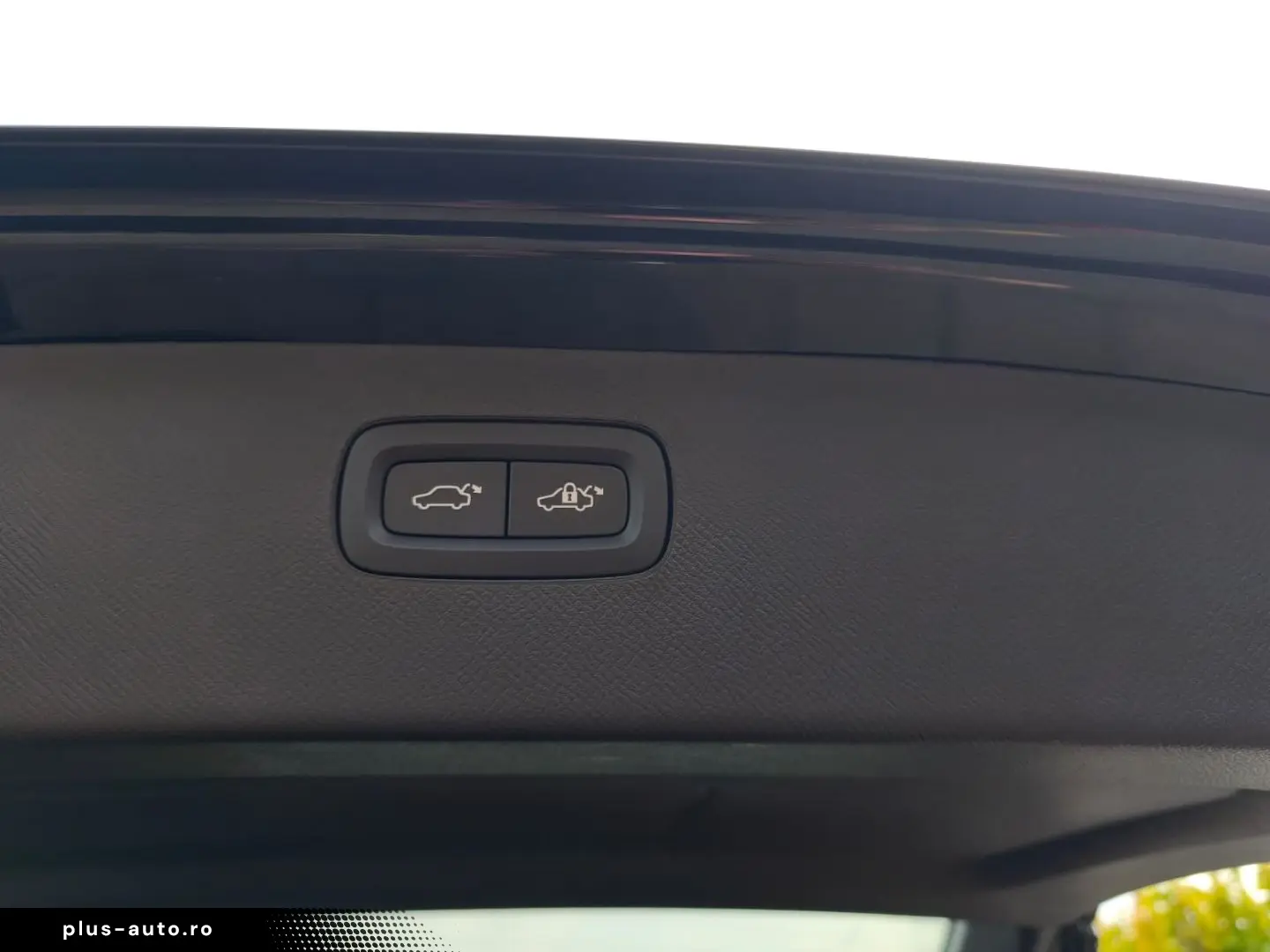 VOLVO XC90 T8 Plus Dark Recharge Plug-In Hybrid Twin E