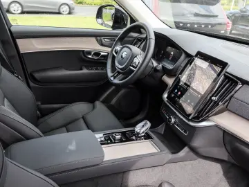VOLVO XC90 T8 AWD Plus Dark Recharge Plug-In Hybrid