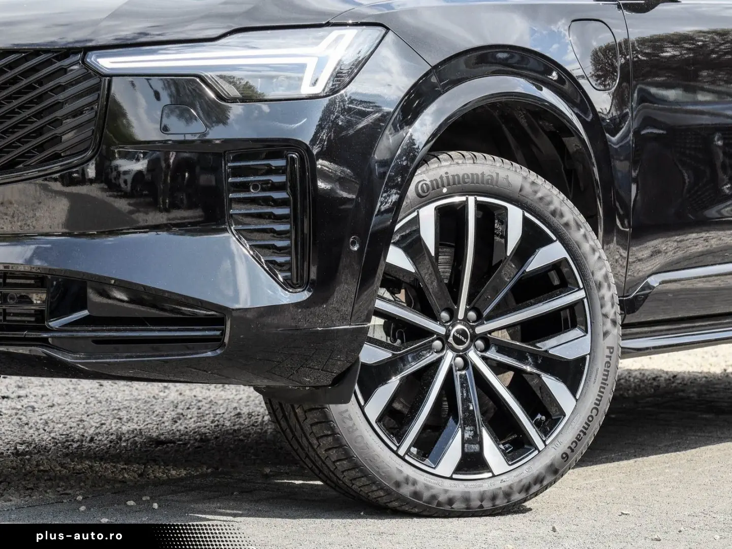 VOLVO XC90 T8 AWD Plus Dark Recharge Plug-In Hybrid