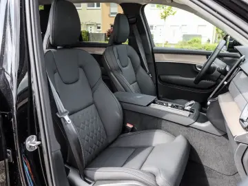 VOLVO XC90 T8 AWD Plus Dark Recharge Plug-In Hybrid