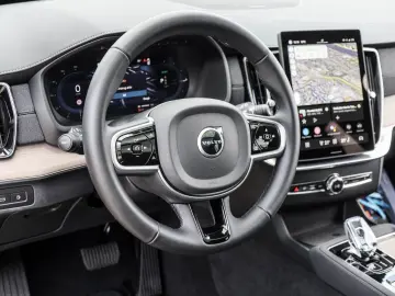 VOLVO XC90 T8 AWD Plus Dark Recharge Plug-In Hybrid