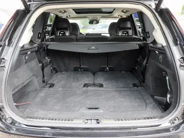 VOLVO XC90 T8 AWD Plus Dark Recharge Plug-In Hybrid