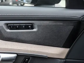 VOLVO XC90 T8 AWD Plus Dark Recharge Plug-In Hybrid