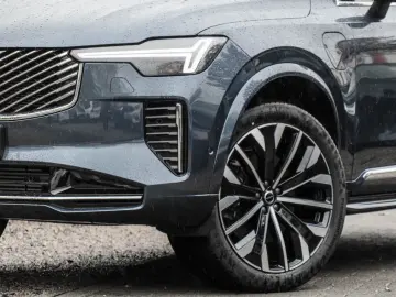 VOLVO XC90 T8 AWD Plus Bright Recharge Plug-In Hybrid