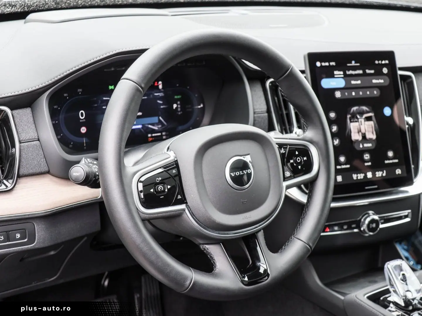 VOLVO XC90 T8 AWD Plus Bright Recharge Plug-In Hybrid