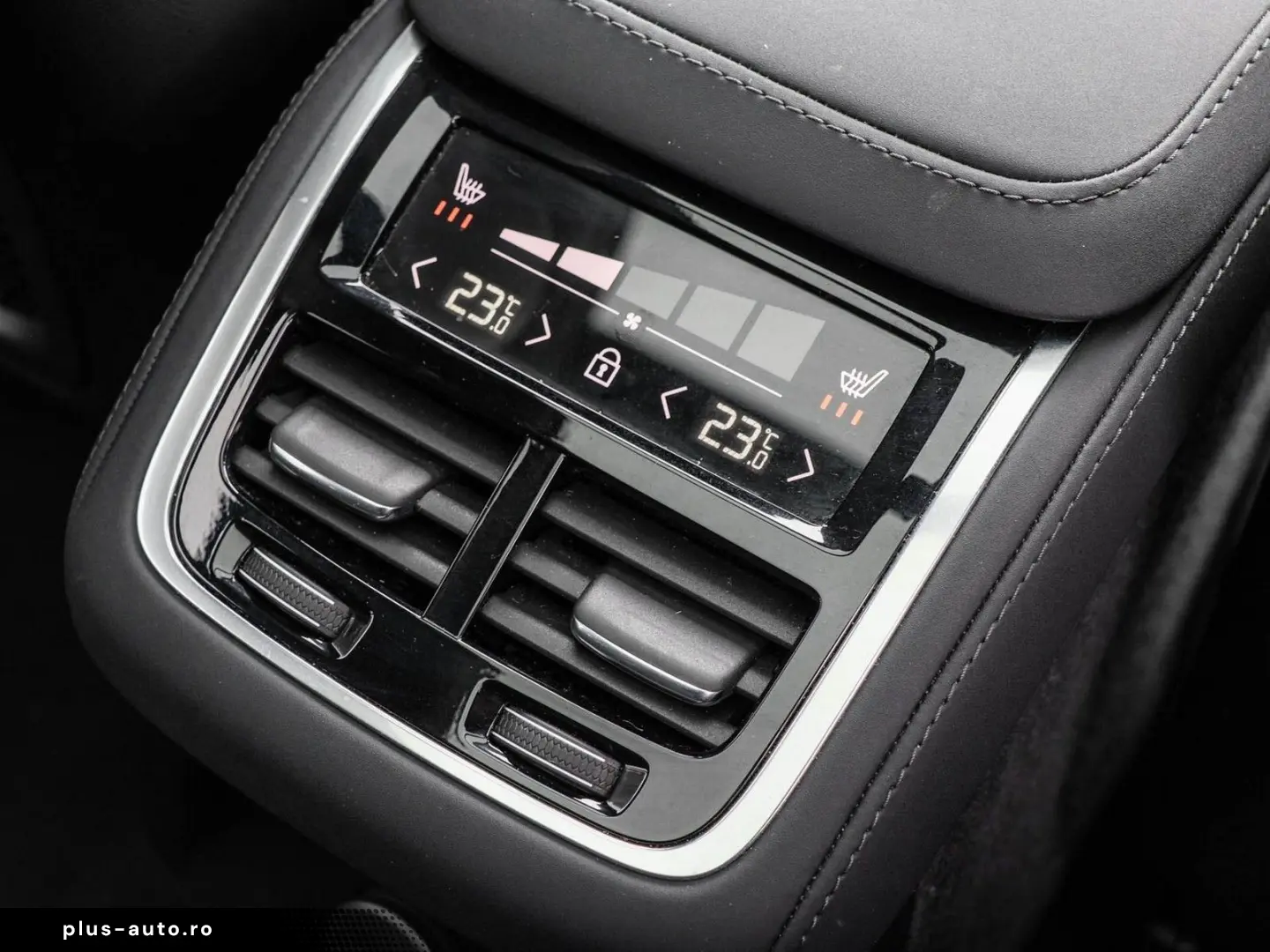 VOLVO XC90 T8 AWD Plus Bright Recharge Plug-In Hybrid