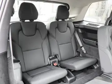 VOLVO XC90 T8 AWD Plus Bright Recharge Plug-In Hybrid