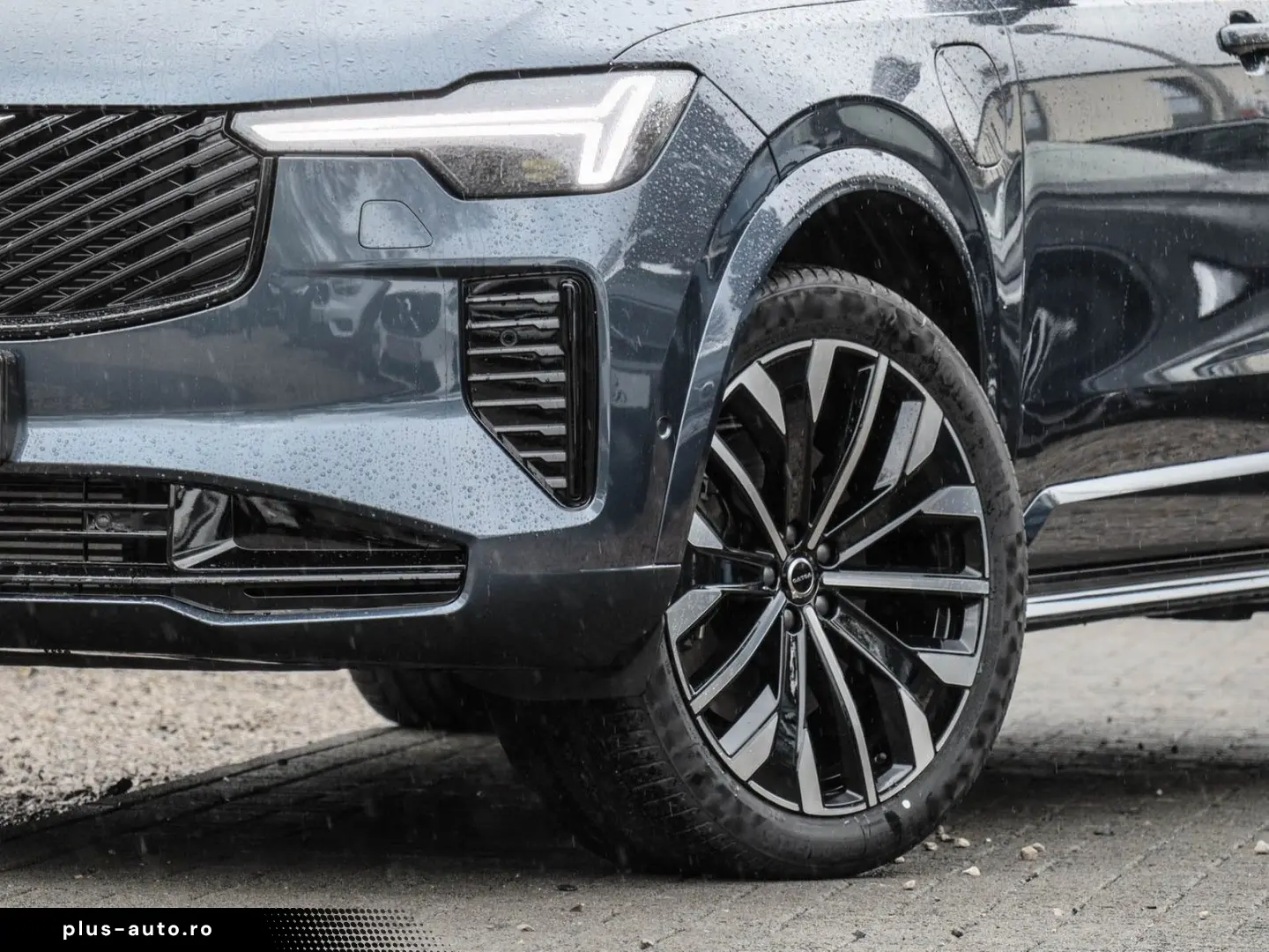 VOLVO XC90 T8 AWD Plus Dark Recharge Plug-In Hybrid