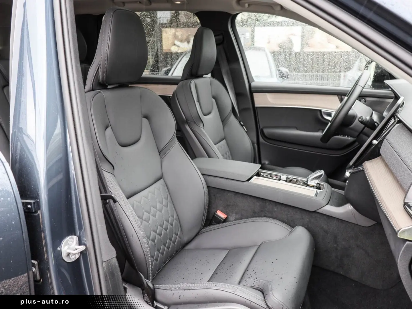 VOLVO XC90 T8 AWD Plus Dark Recharge Plug-In Hybrid