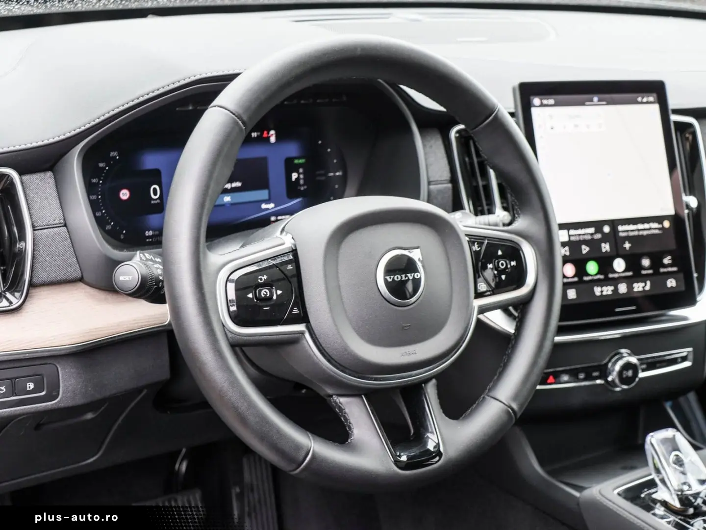 VOLVO XC90 T8 AWD Plus Dark Recharge Plug-In Hybrid