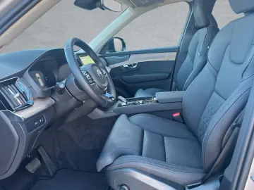 VOLVO XC90 T8 AWD Plus Dark 7-Sitzer ACC BLIS