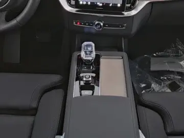 VOLVO XC90 Plus Bright Plug-In Hybrid HUD 360