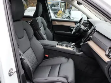 VOLVO XC90 T8 AWD Plus Bright NP 95.500 -  PANO 360  B