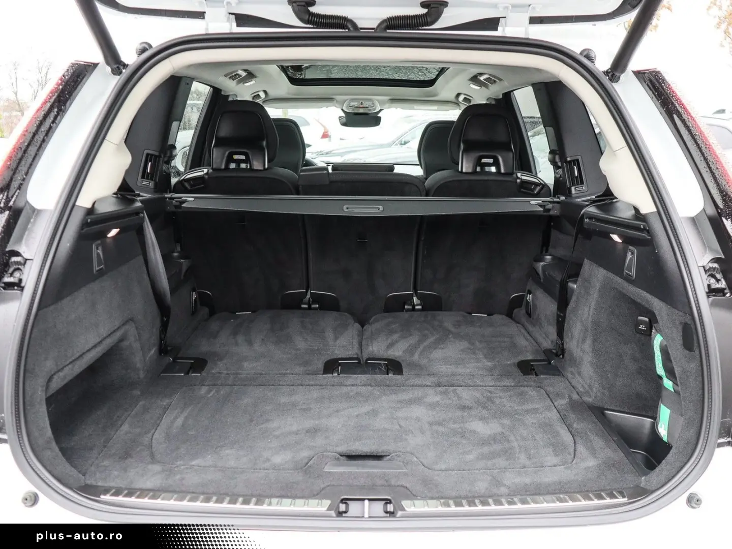VOLVO XC90 T8 AWD Plus Bright NP 95.500 -  PANO 360  B