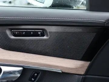 VOLVO XC90 T8 AWD Plus Bright NP 95.500 -  PANO 360  B