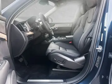 VOLVO XC90 T8 AWD Plus Dark 7-Sitzer ACC BLIS