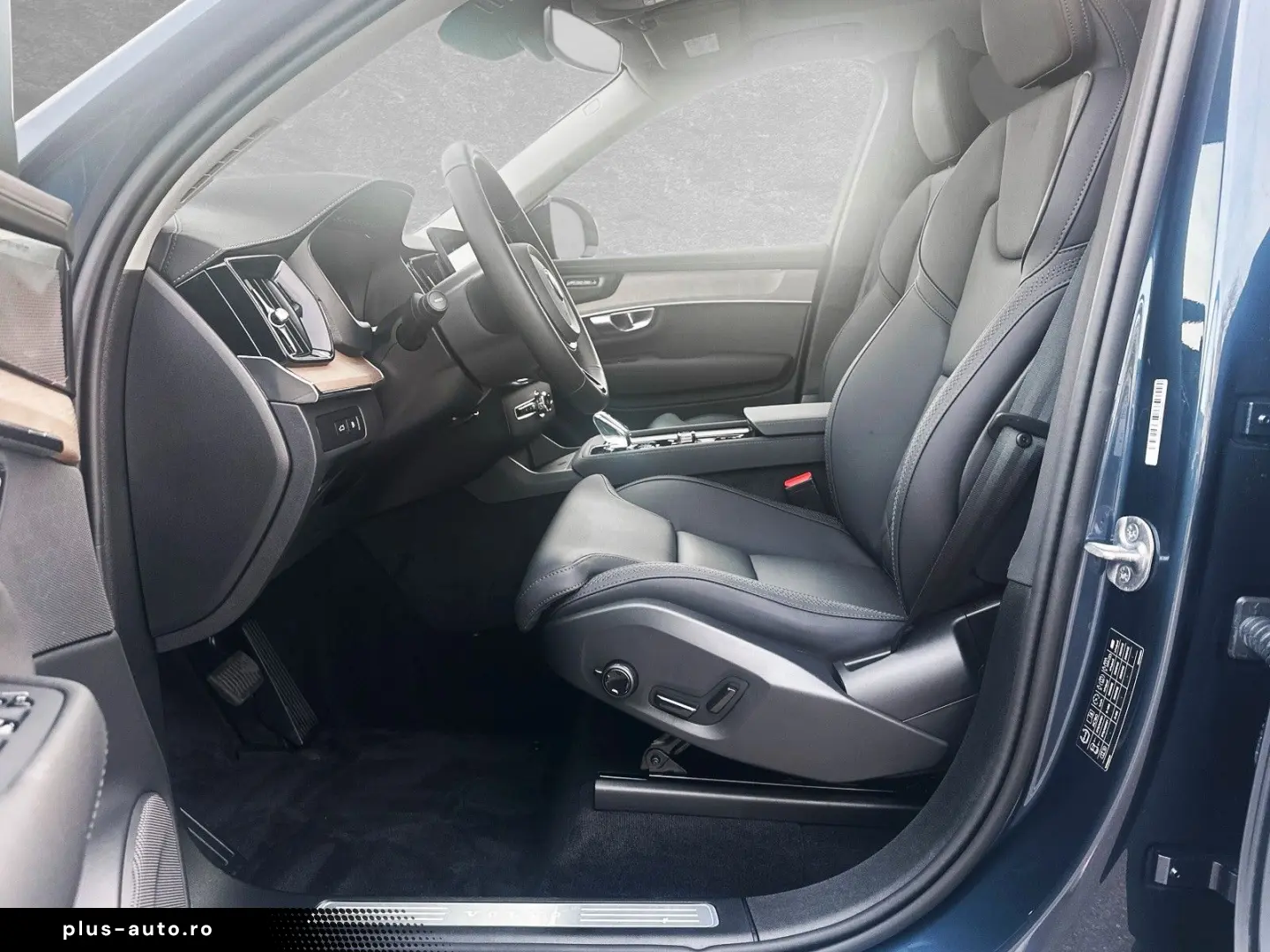 VOLVO XC90 T8 AWD Plus Dark 7-Sitzer ACC BLIS