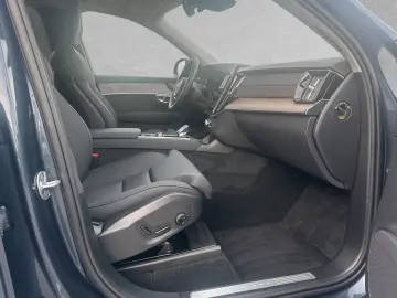 VOLVO XC90 T8 AWD Plus Dark 7-Sitzer ACC BLIS