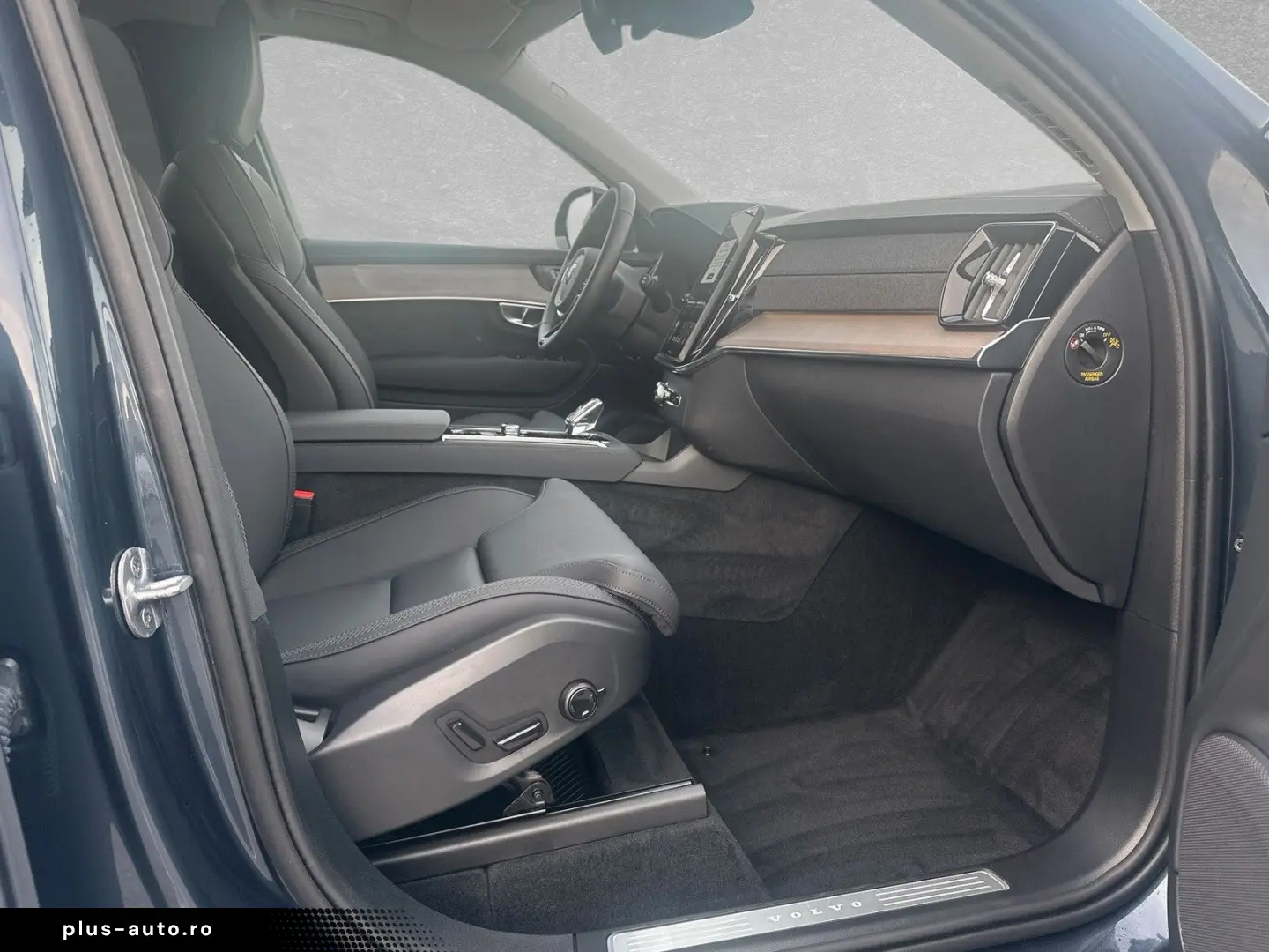 VOLVO XC90 T8 AWD Plus Dark 7-Sitzer ACC BLIS