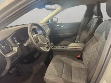 VOLVO XC60 B5 B AWD Core