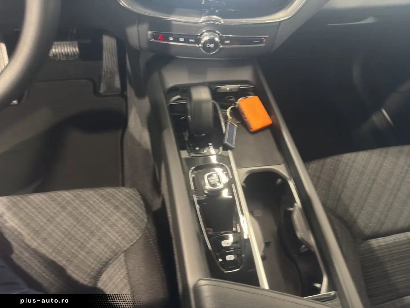 VOLVO XC60 B5 B AWD Core