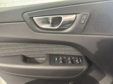VOLVO XC60 B5 B AWD Core