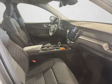 VOLVO XC60 B5 B AWD Core