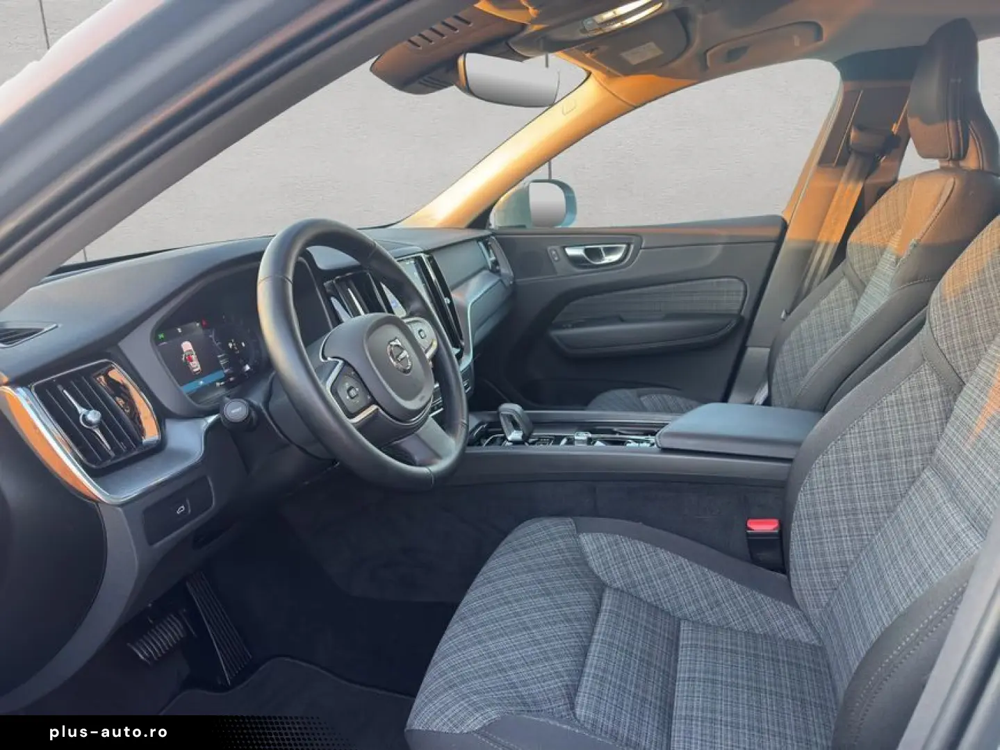 VOLVO XC60 B5 B AWD Core