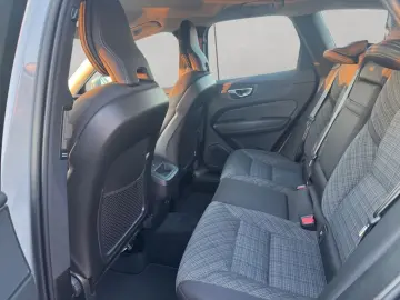 VOLVO XC60 B5 B AWD Core