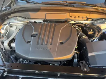 VOLVO XC60 B5 B AWD Core