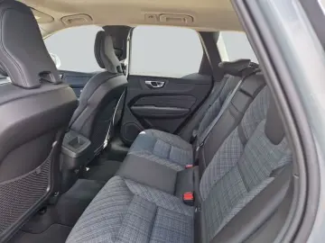 VOLVO XC60 B5 B AWD Core Win -Pak
