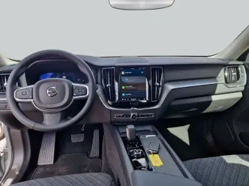 VOLVO XC60 B5 B AWD Core Win -Pak
