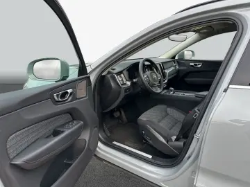 VOLVO XC60 B5 B AWD Core GJR Win&Audio HK
