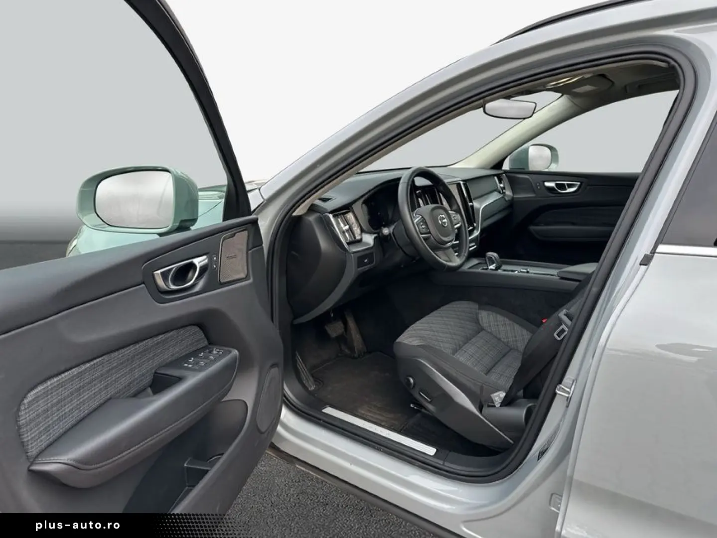 VOLVO XC60 B5 B AWD Core GJR Win&Audio HK