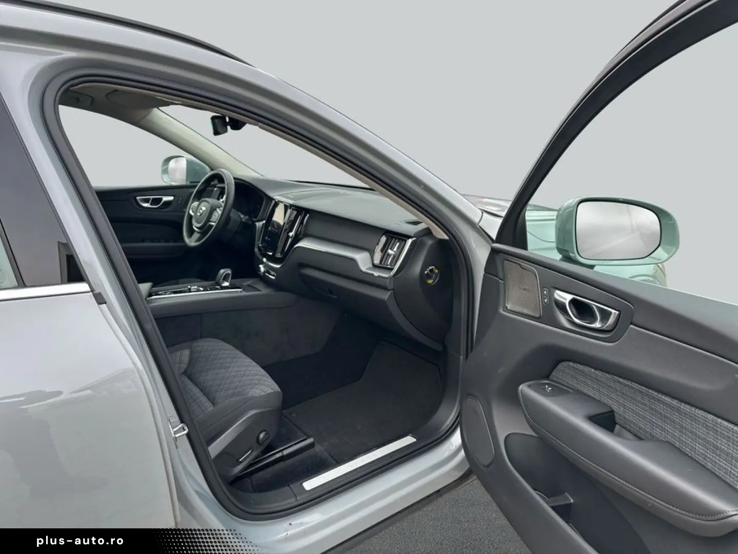 VOLVO XC60 B5 B AWD Core GJR Win&Audio HK