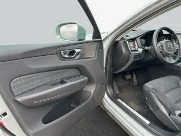 VOLVO XC60 B5 B AWD Core GJR Win&Audio HK