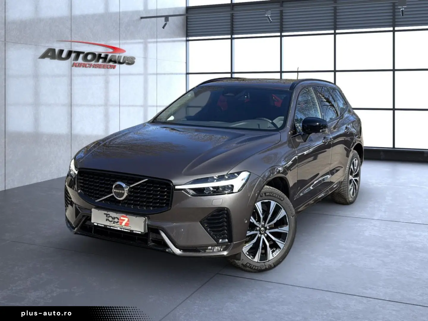 VOLVO XC60 B5 (Benzin) Plus Dark AWD Automatik Navi