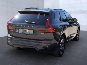 VOLVO XC60 B5 (Benzin) Plus Dark AWD Automatik Navi
