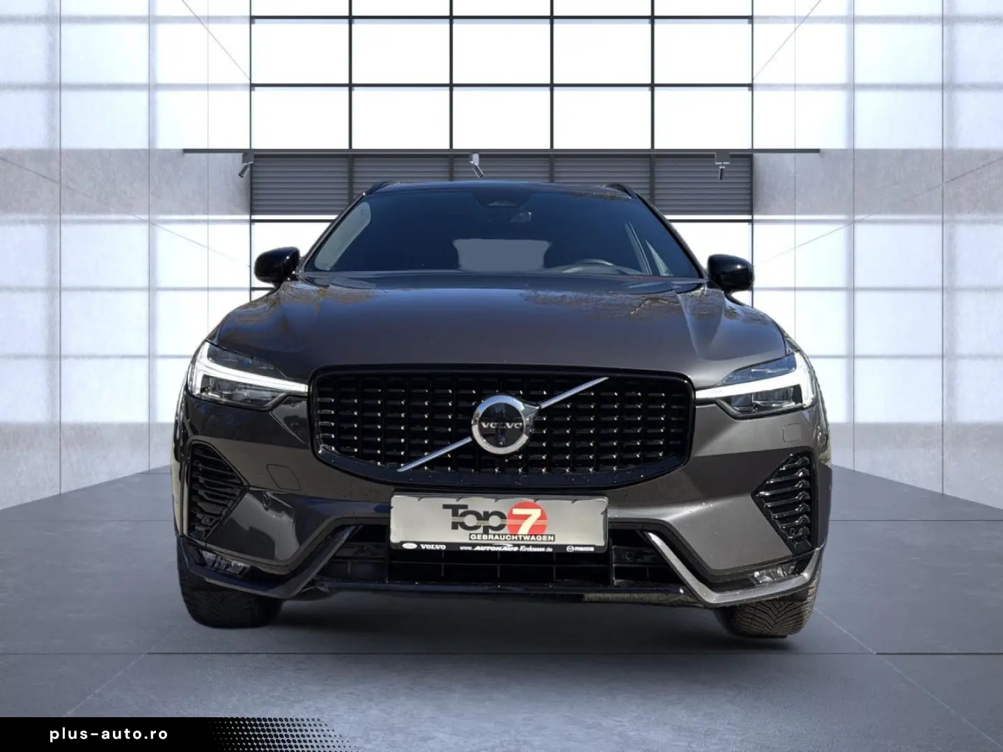 VOLVO XC60 B5 (Benzin) Plus Dark AWD Automatik Navi