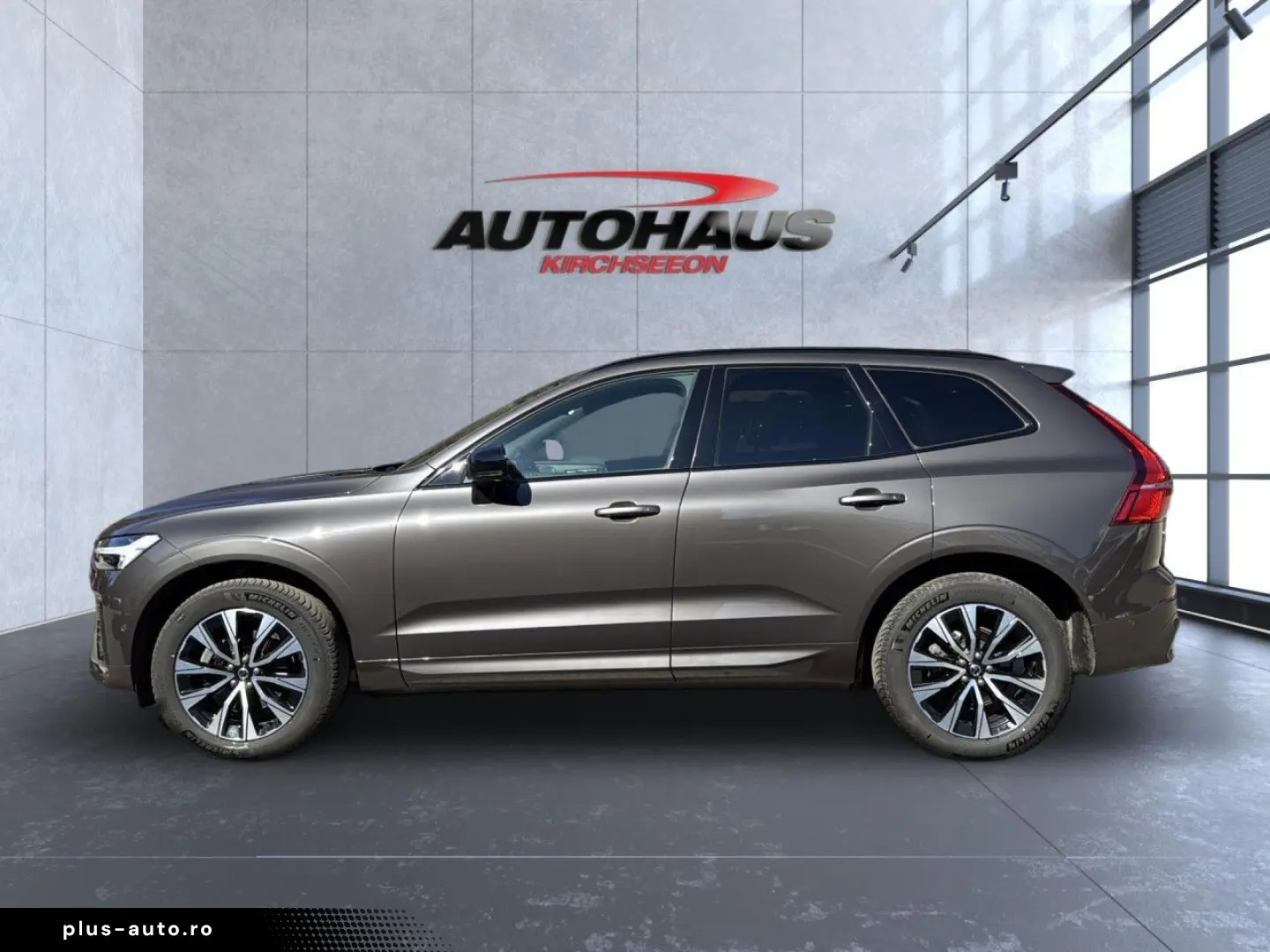 VOLVO XC60 B5 (Benzin) Plus Dark AWD Automatik Navi