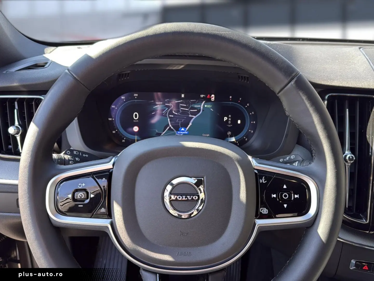 VOLVO XC60 B5 (Benzin) Plus Dark AWD Automatik Navi