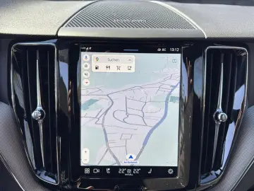 VOLVO XC60 B5 (Benzin) Plus Dark AWD Automatik Navi