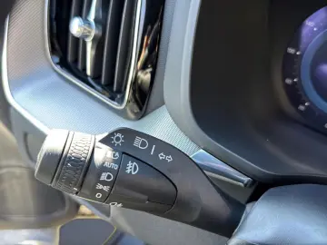 VOLVO XC60 B5 (Benzin) Plus Dark AWD Automatik Navi